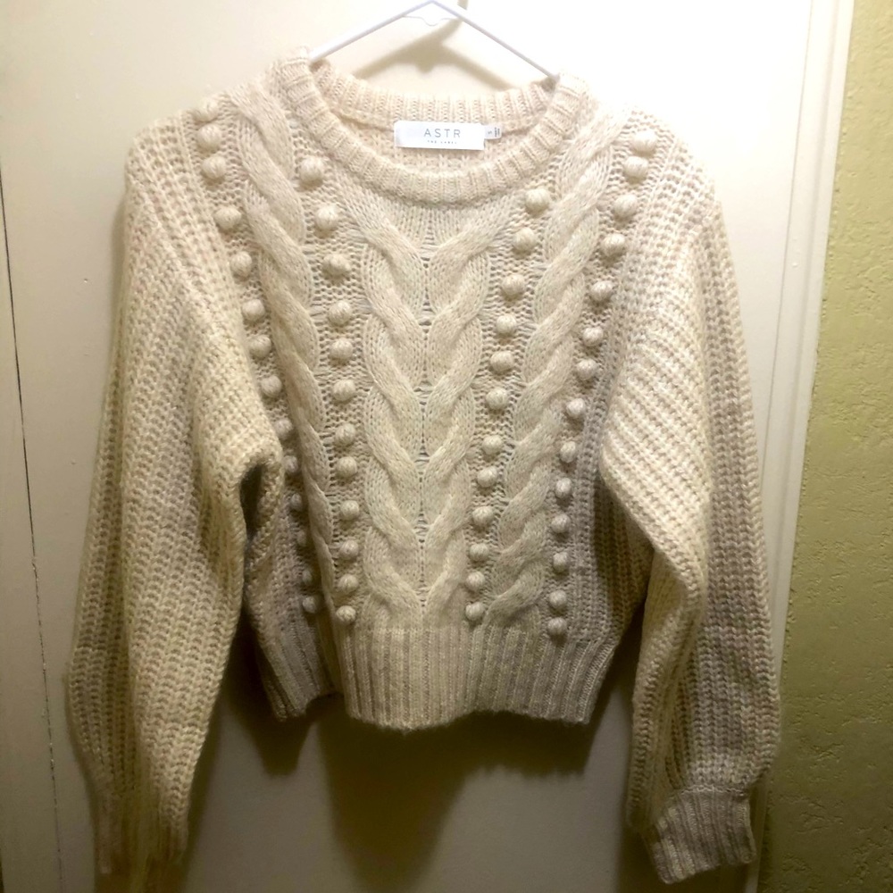 Astr the Label Cream Crop Sweater